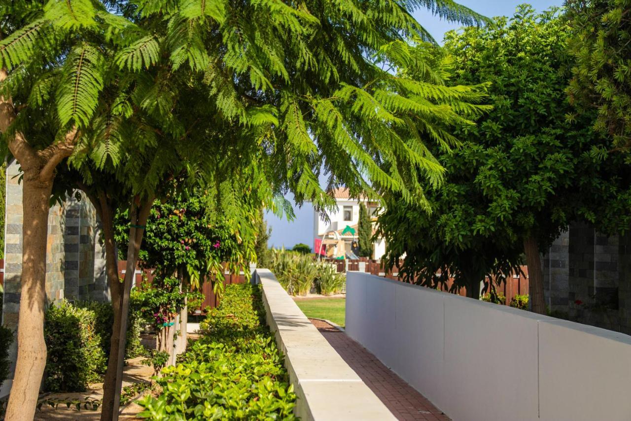 Апартаменты Atlantis Gardens Мазотос Экстерьер фото